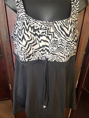 Full coverage Black & White Zebra-Print Skater Skirt